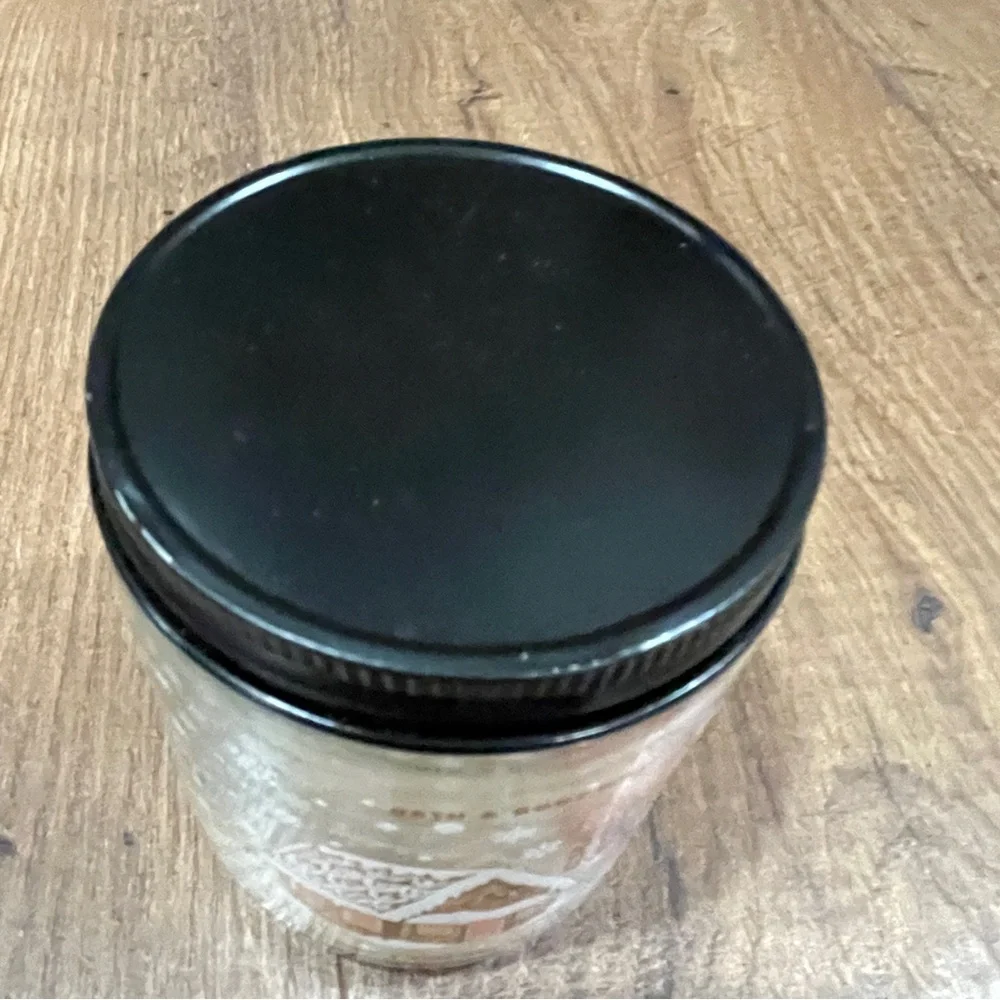 Bath & Body Works Sugared Snicker Doodle Candle Jar 7‎ oz Soy Essential Oils NEW